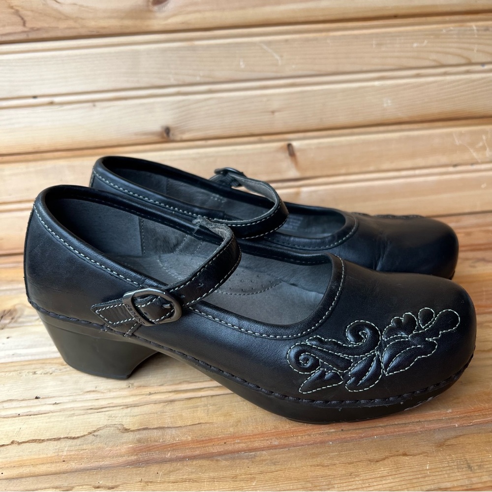 DANSKO Savanna Embossed Brown Leather
Mary Jane Clogs Sz 7